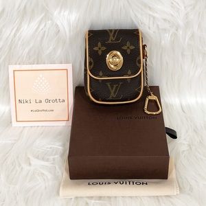 ❌ SOLD ❌ Louis Vuitton Monogram Tulum Pouch ❤️